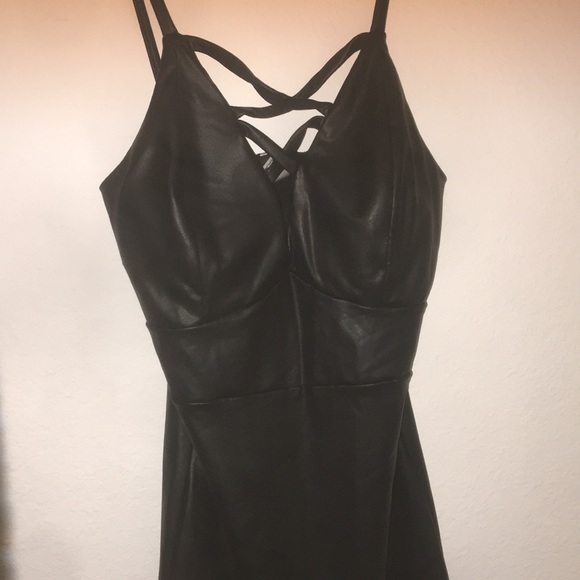 Dress - Picture 1 of 4